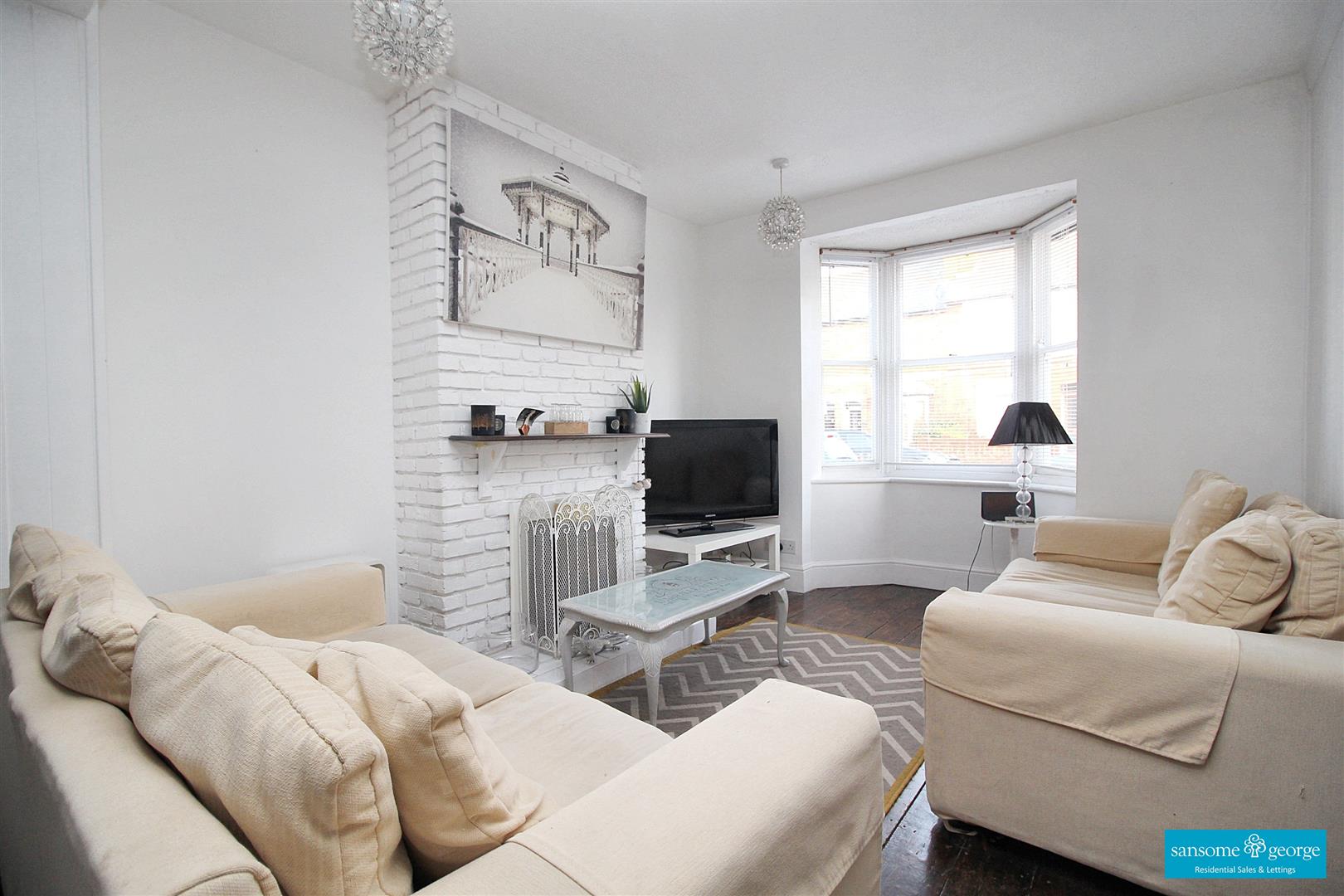2 bed property in Connaught Road, Reading